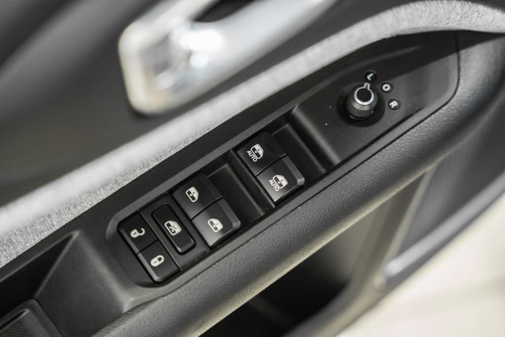 Certified 2023 Jeep Compass Latitude AWD/4WD image 39