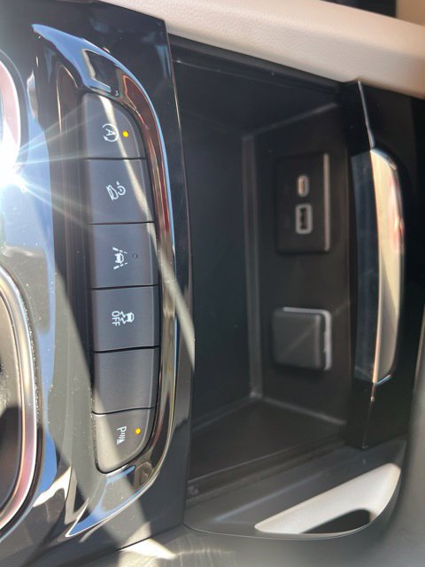 Used 2023 Buick Envision Essence AWD/4WD image 34