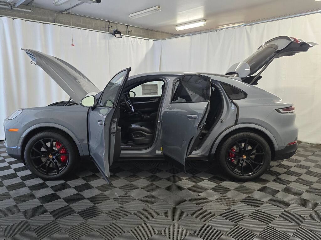 New 2026 Porsche Cayenne S AWD/4WD image 13