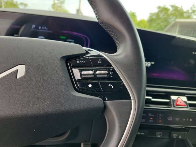 Used 2023 Kia Niro EX Touring FWD image 17