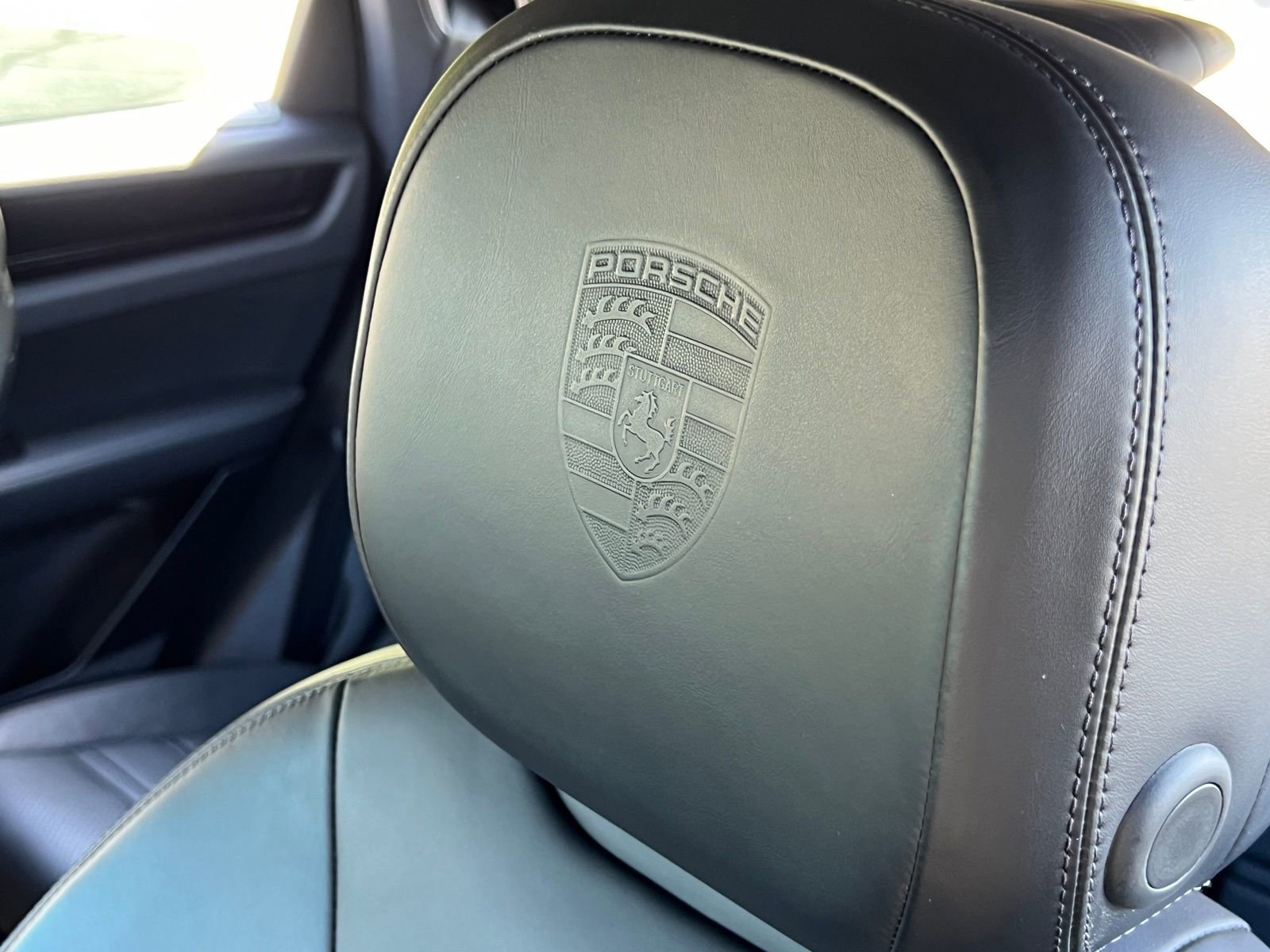 Certified 2023 Porsche Cayenne AWD/4WD image 34