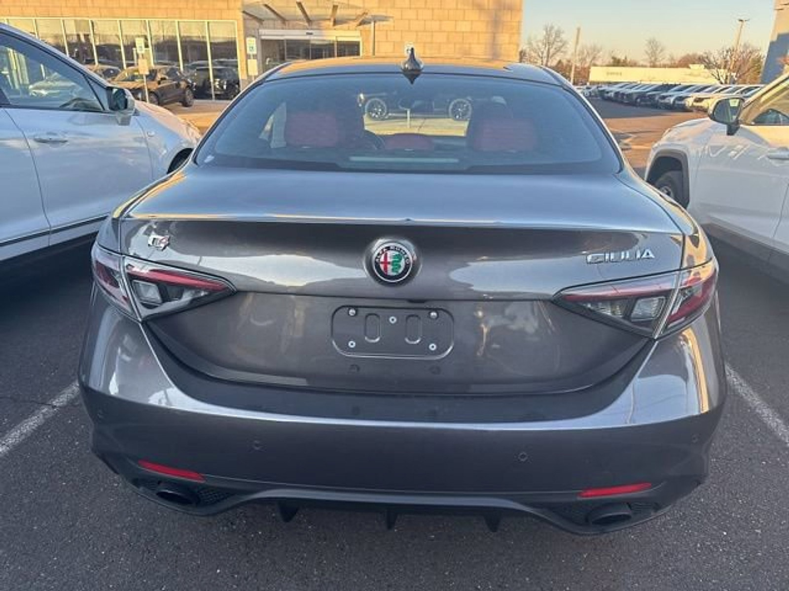 Used 2024 Alfa Romeo Giulia Veloce image 3