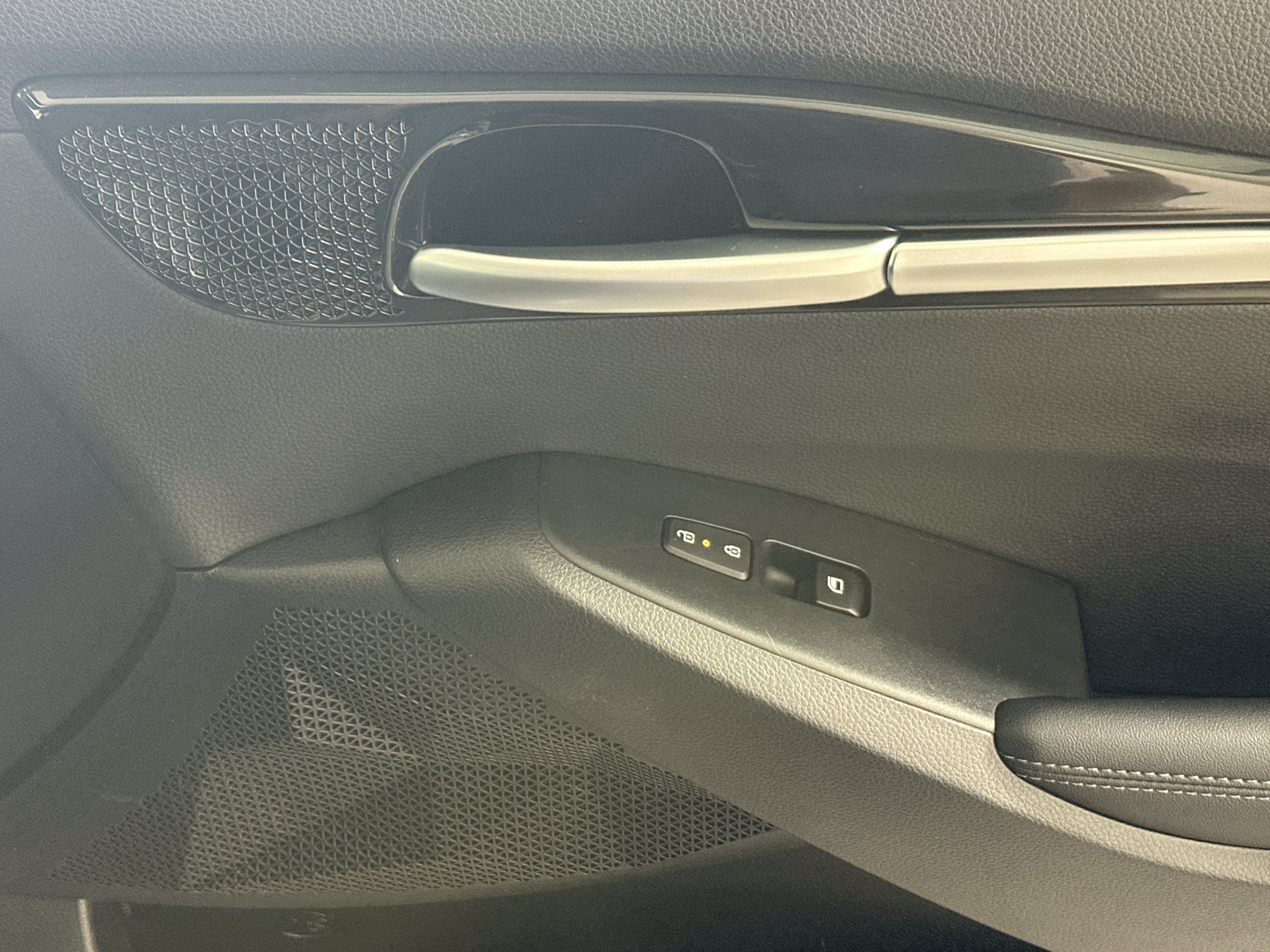 Used 2025 Kia Seltos EX FWD image 29