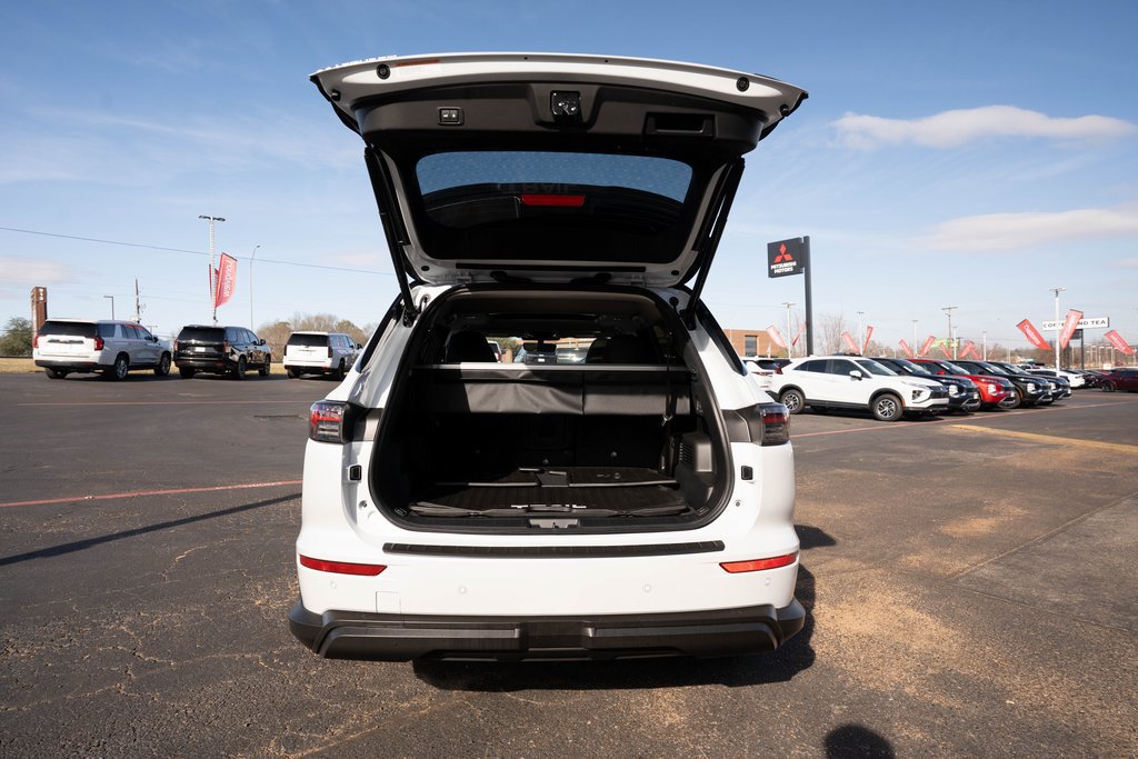 New 2026 Mitsubishi Outlander LE AWD/4WD image 9