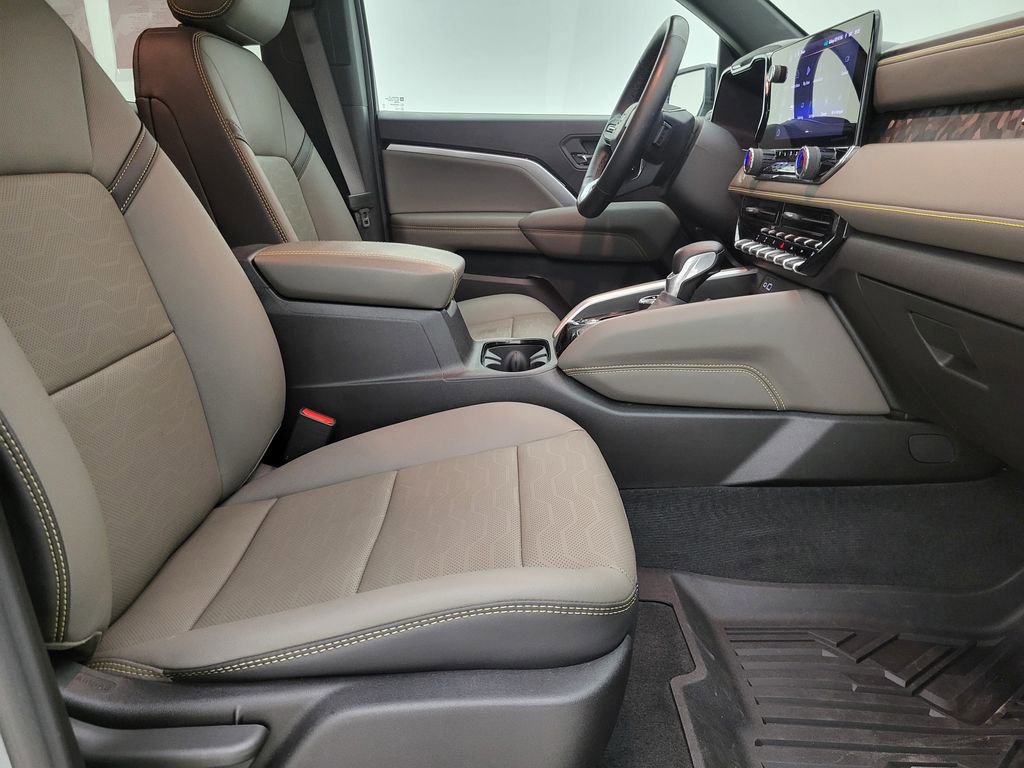 Certified 2025 Chevrolet Colorado ZR2 w/ Technology Package image 36