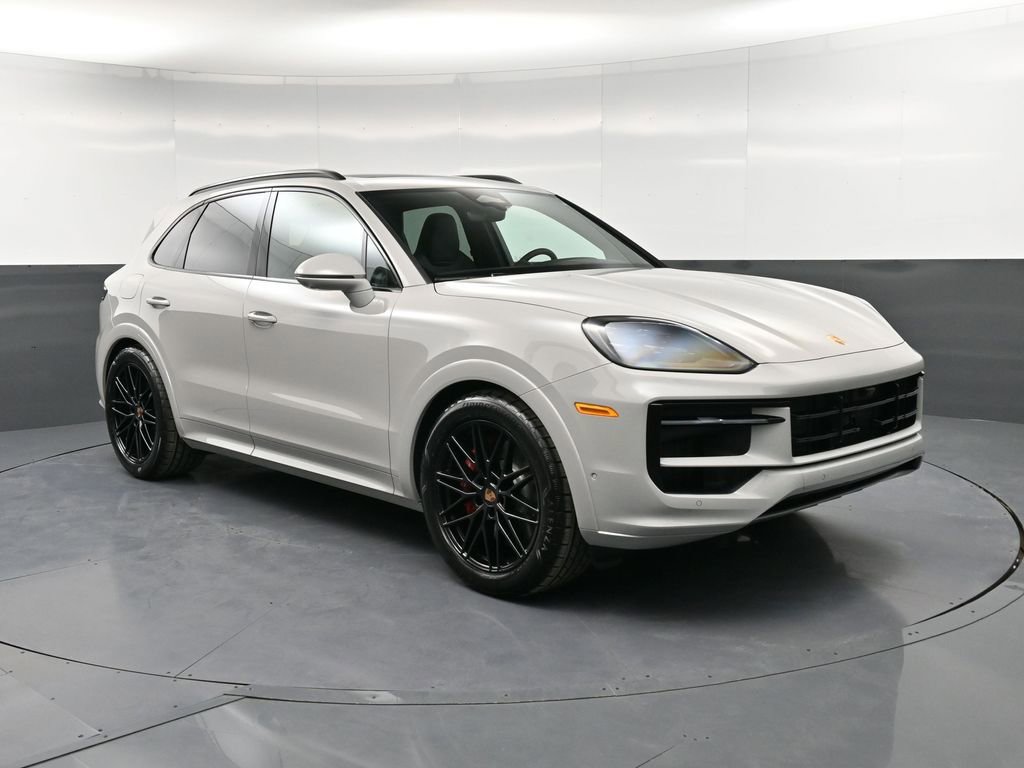 New 2026 Porsche Cayenne GTS image 10