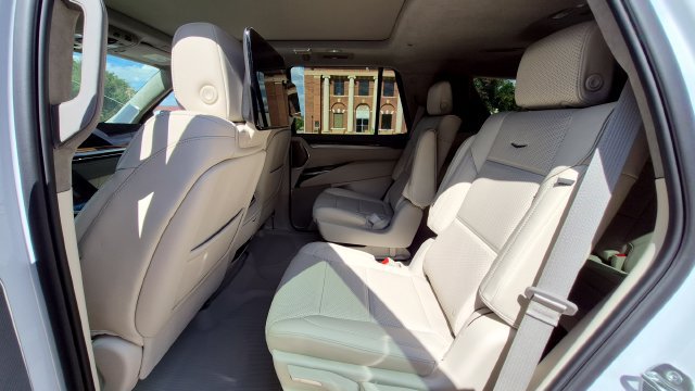 New 2026 Cadillac Escalade Platinum Sport w/ LPO, ONYX Package AWD/4WD image 18