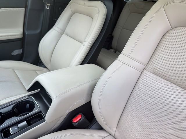 Used 2025 Lincoln Corsair Reserve w/ Equipment Group 202A image 18