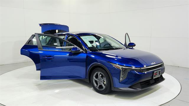Used 2025 Kia K4 LXS image 29
