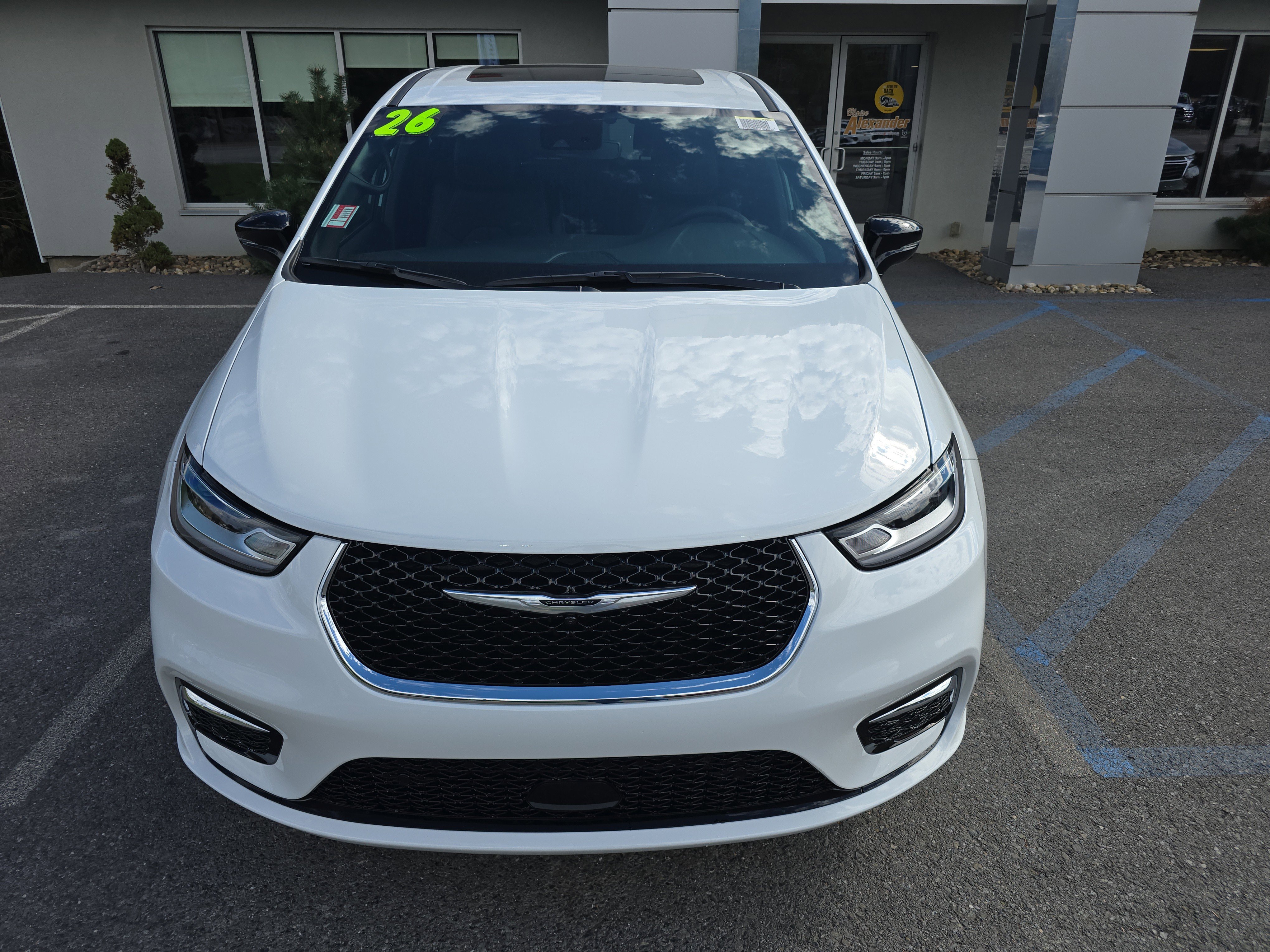 New 2026 Chrysler Pacifica Select image 9