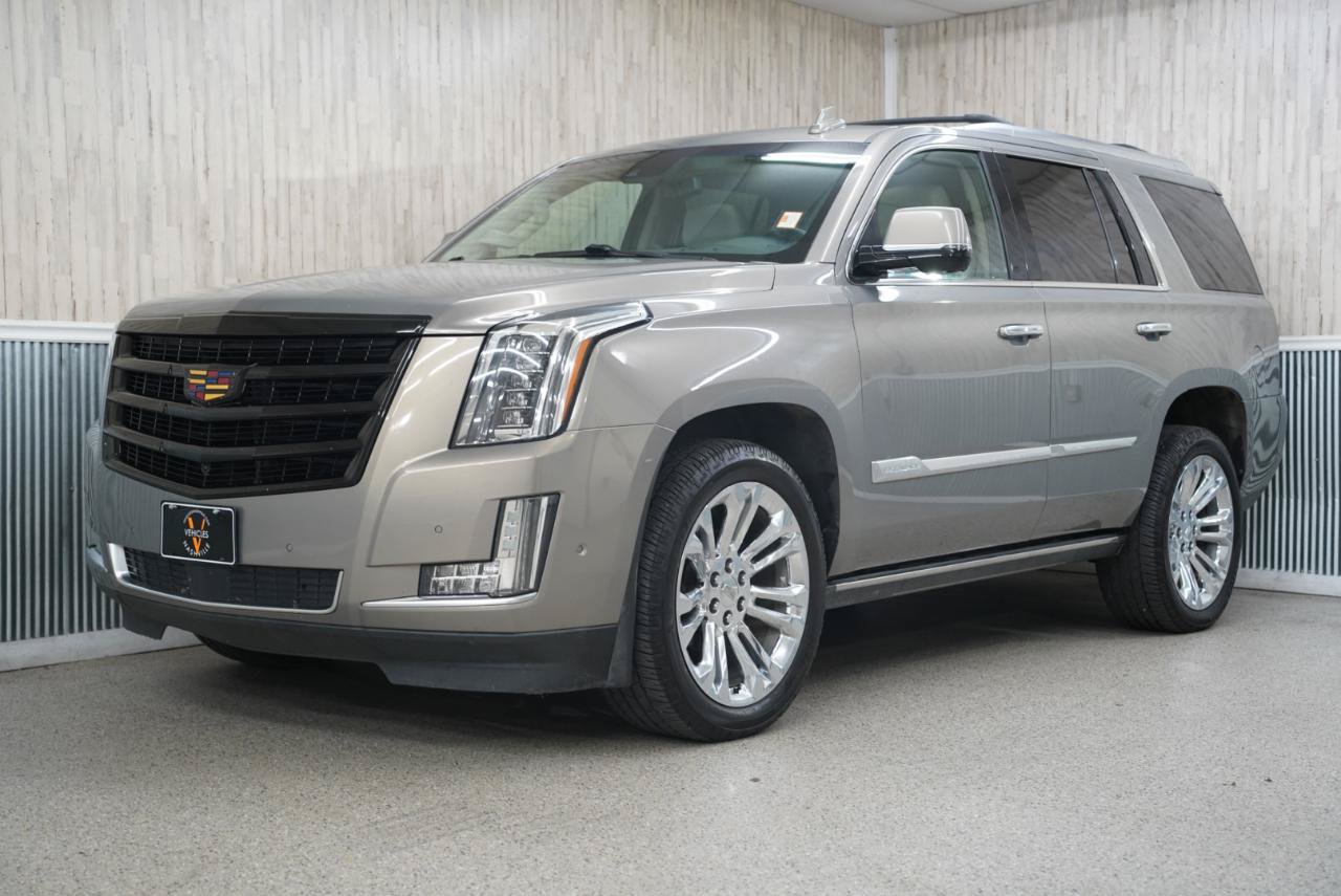 Used 2019 Cadillac Escalade Premium Luxury w/ LPO, Radiant Package AWD/4WD image 4