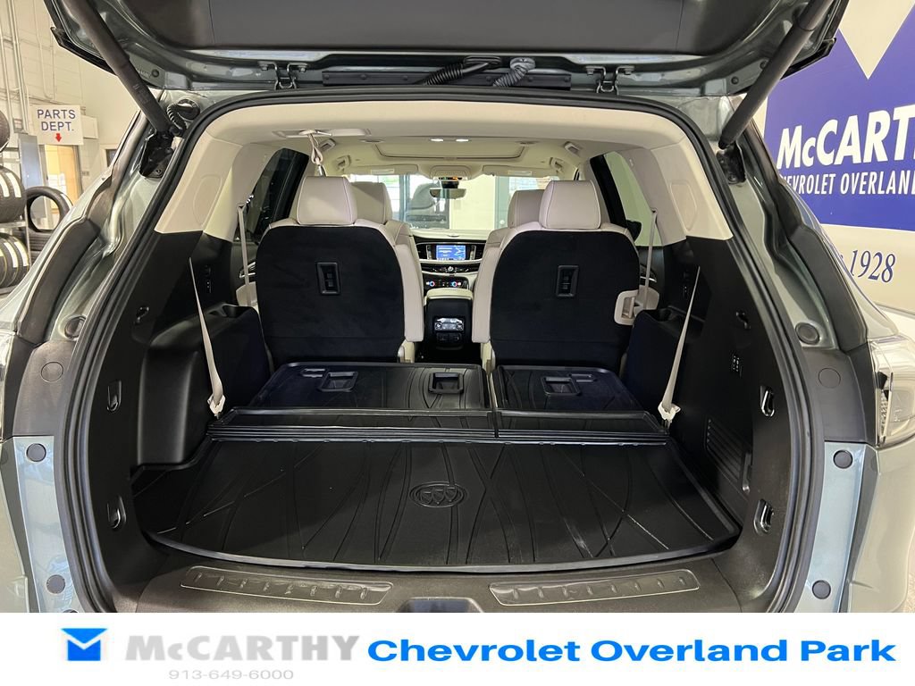 Used 2022 Buick Enclave Avenir w/ Avenir Technology Package AWD/4WD image 33