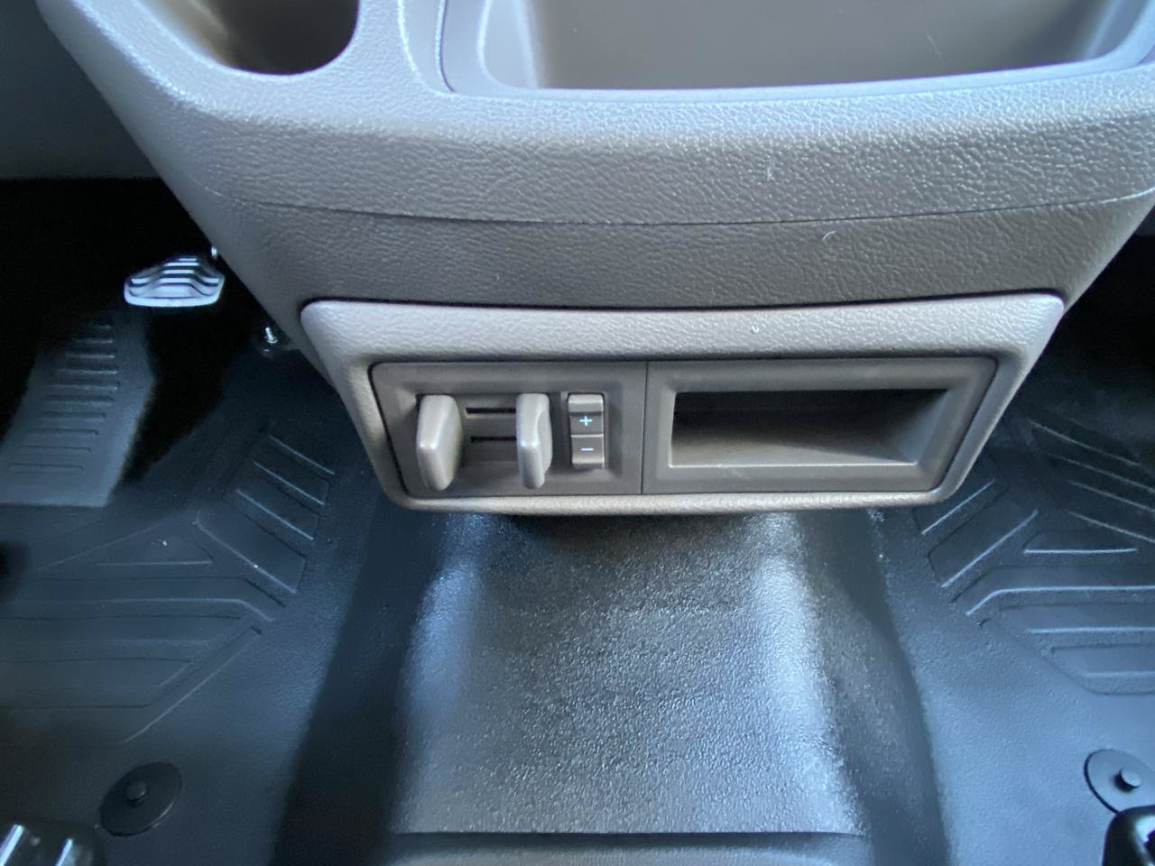 Used 2023 Ford Transit 250 148 High Roof RWD image 31