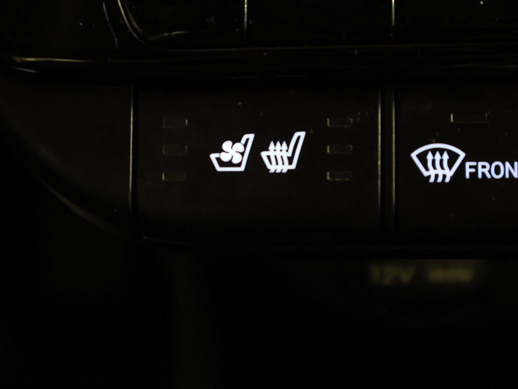 Certified 2024 Hyundai Elantra Limited FWD image 46