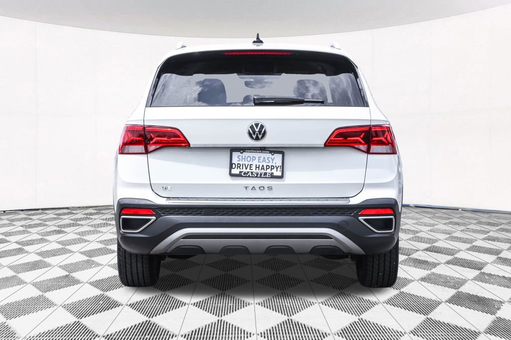 Used 2023 Volkswagen Taos SE w/ Black Wheel Package FWD image 13