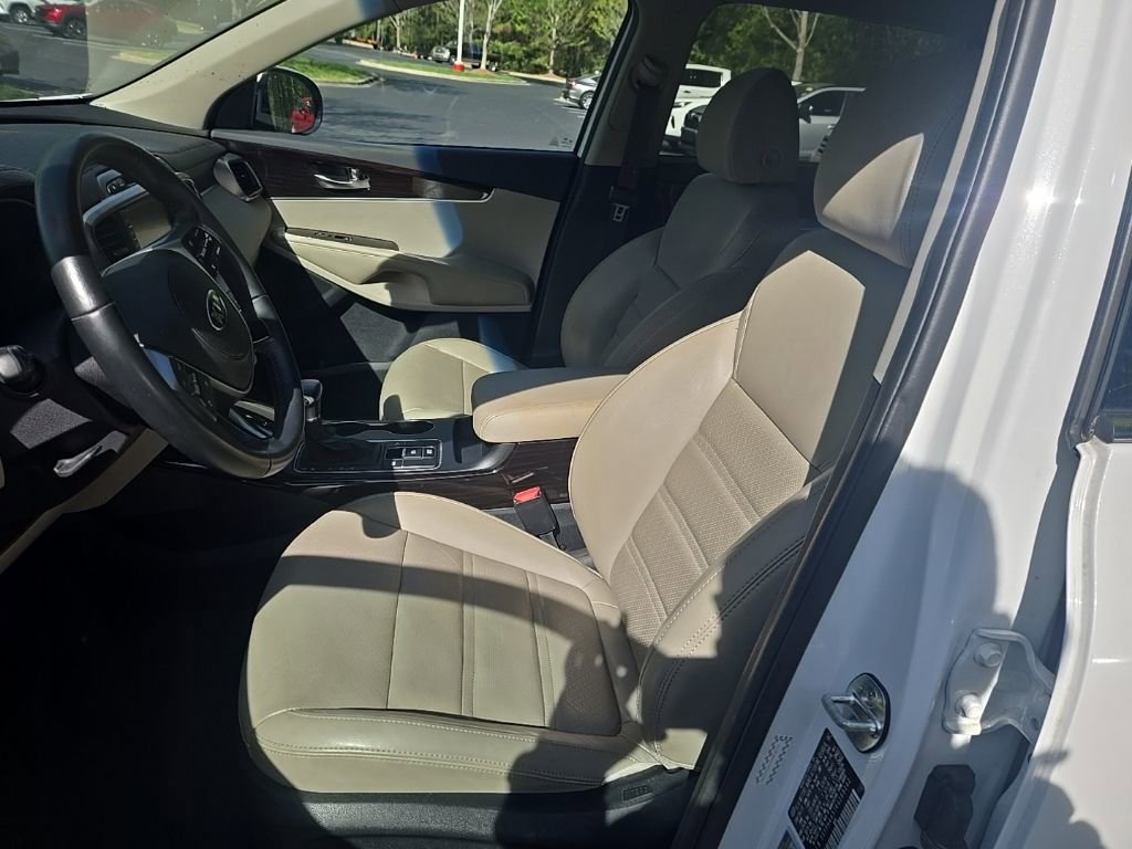 Used 2019 Kia Sorento EX image 2