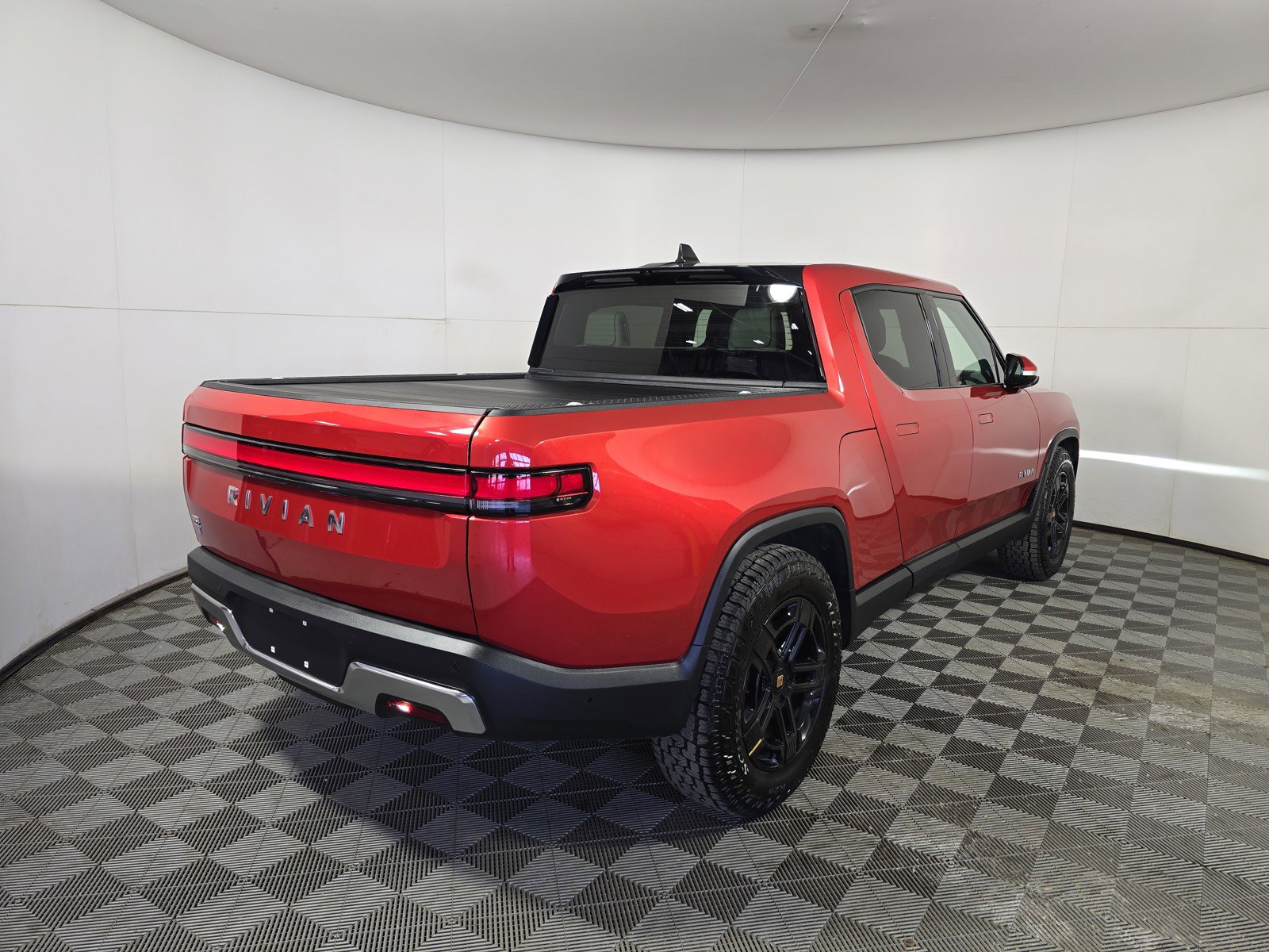 Used 2023 Rivian R1T Adventure AWD/4WD image 5