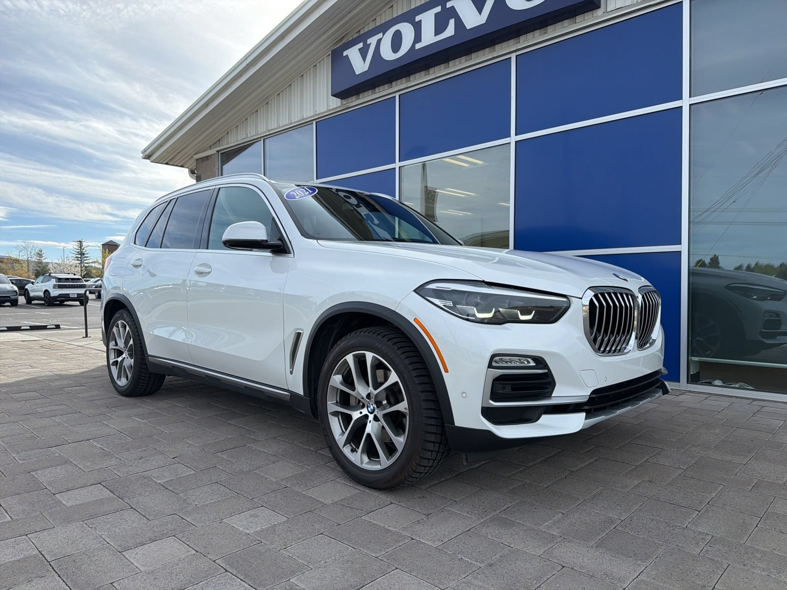Used 2021 BMW X5 xDrive40i w/ Convenience Package AWD/4WD image 1