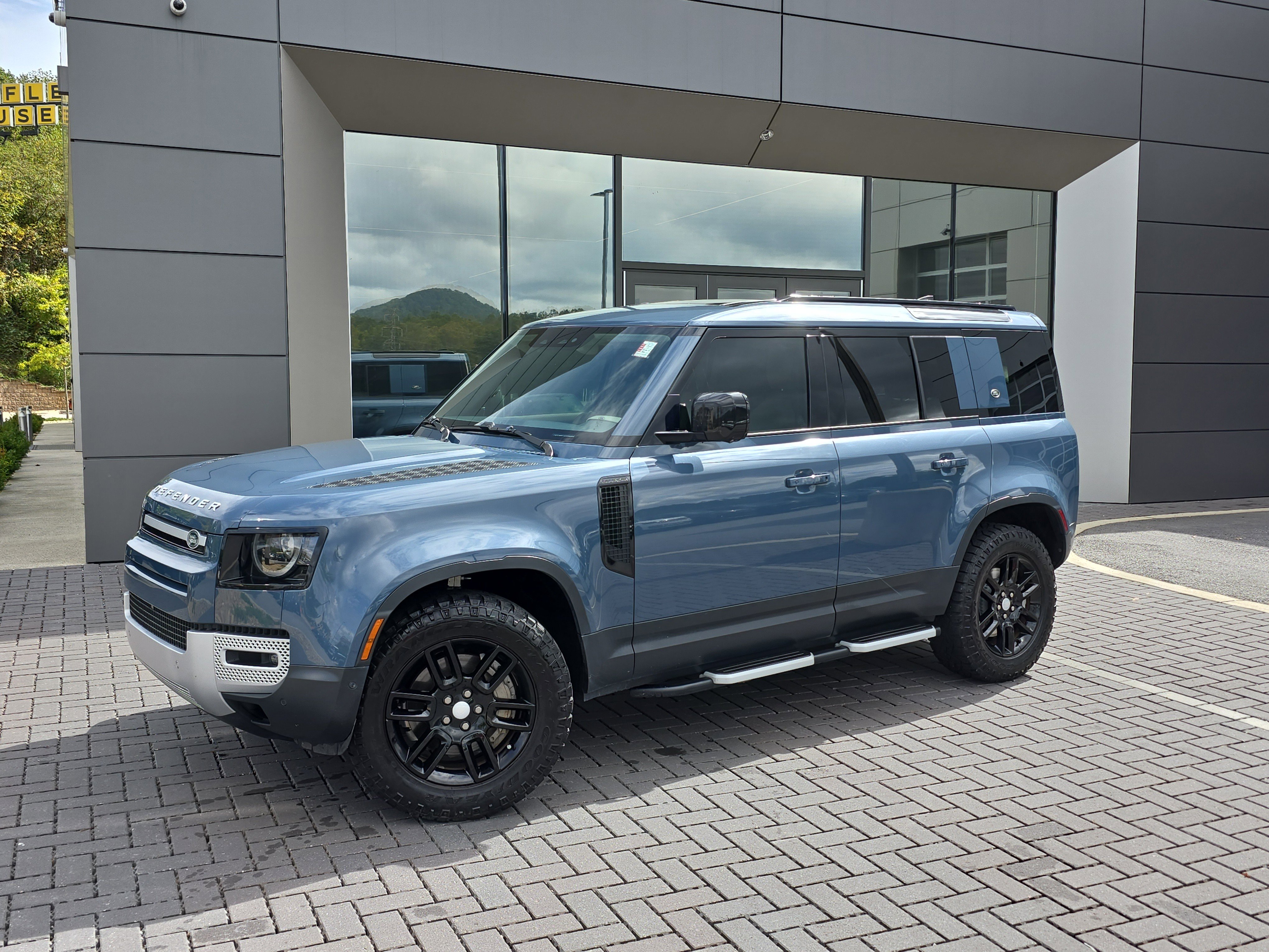 Used 2023 Land Rover Defender 110 SE