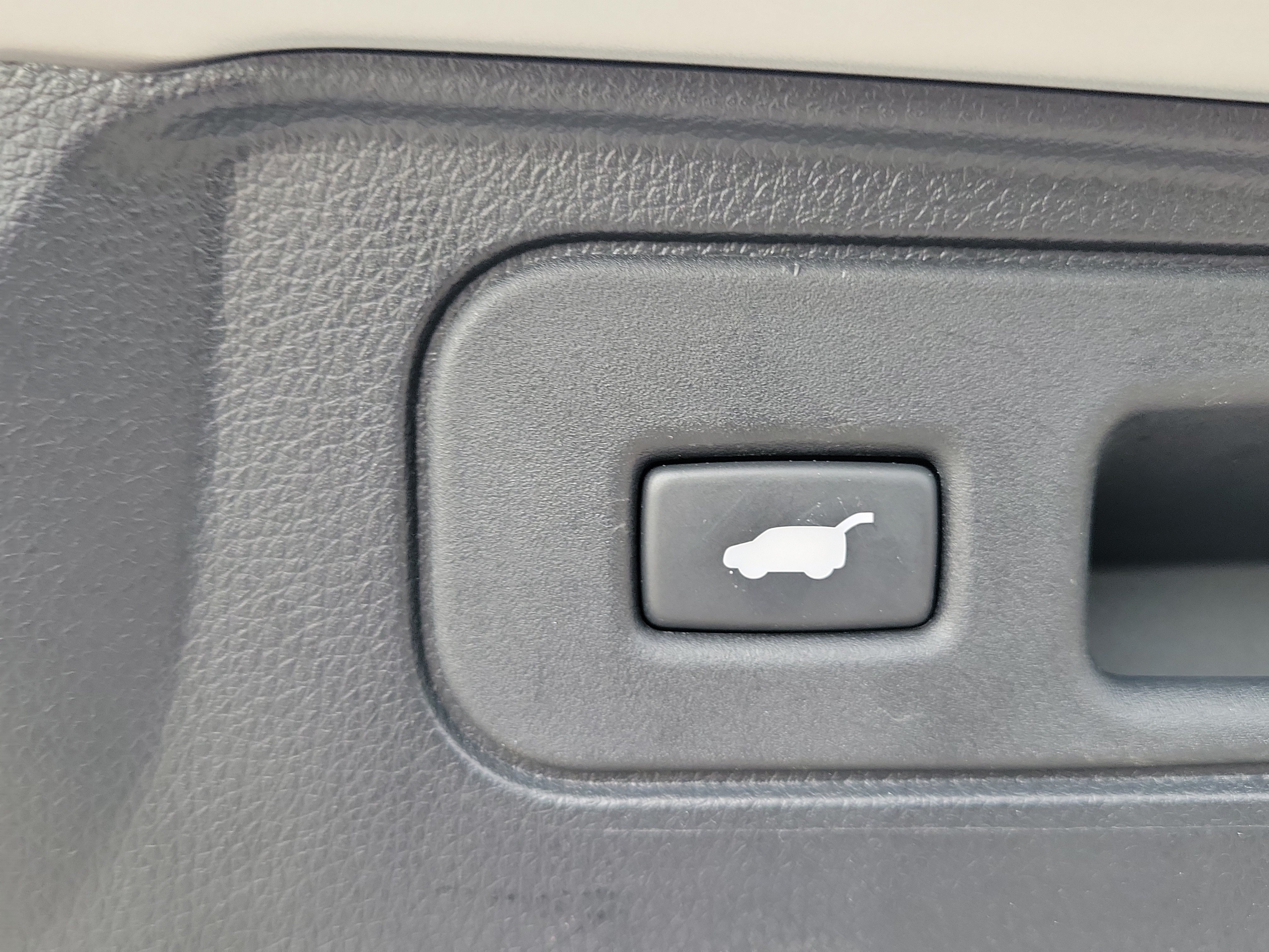 Used 2025 Honda Passport EX-L image 11