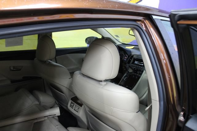 Used 2011 Toyota Venza AWD image 10