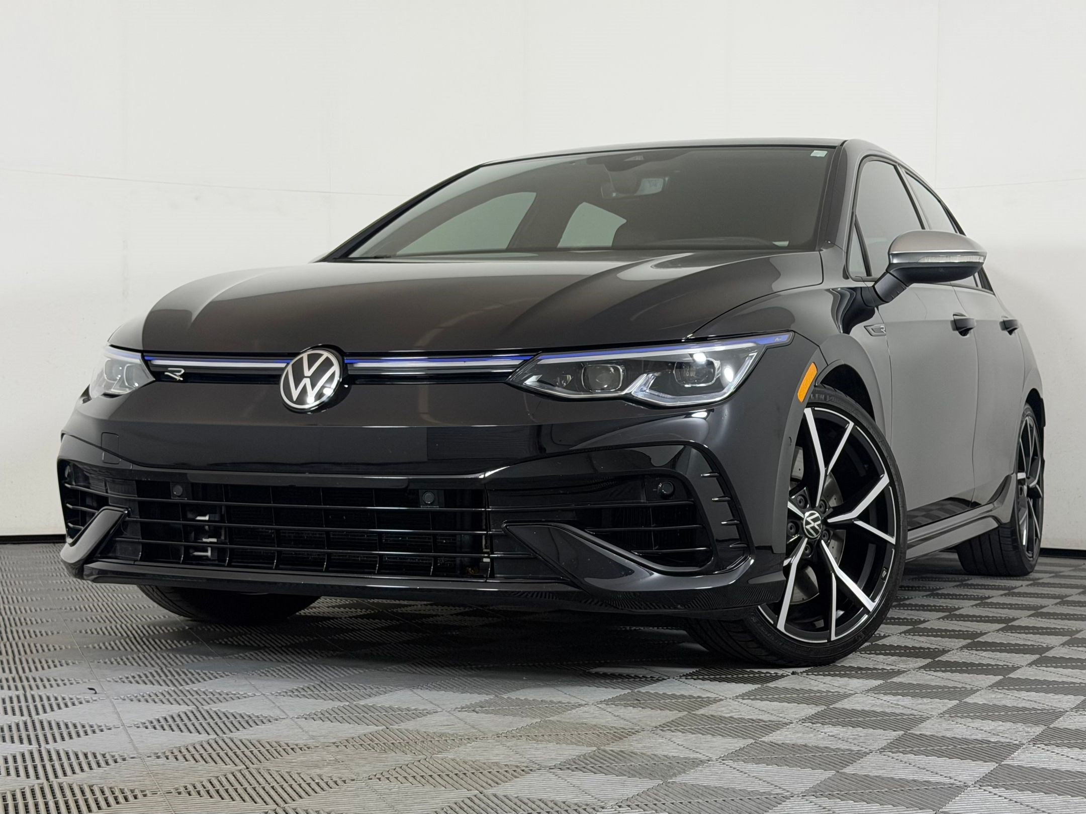 Used 2023 Volkswagen Golf R AWD/4WD image 30