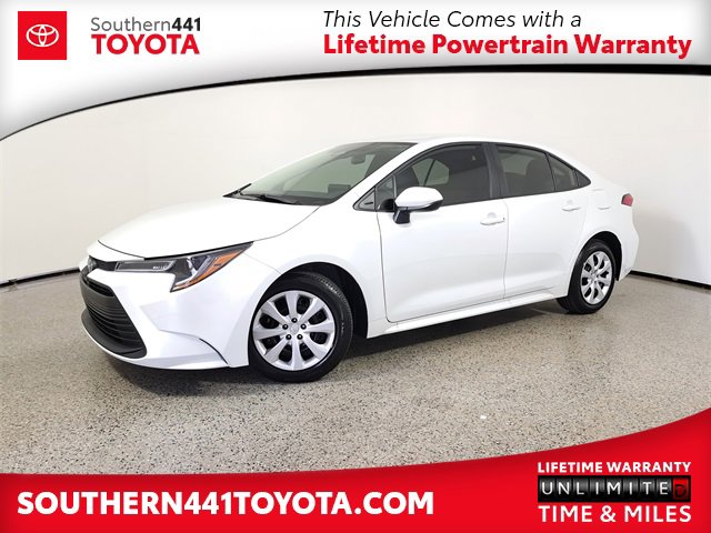 Used 2025 Toyota Corolla LE image 1