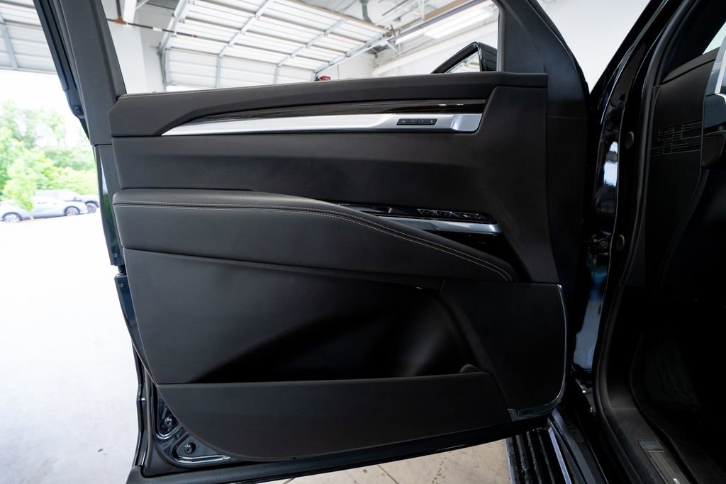 Used 2025 Cadillac Escalade Premium Luxury w/ LPO, Floor Liner Package RWD image 27