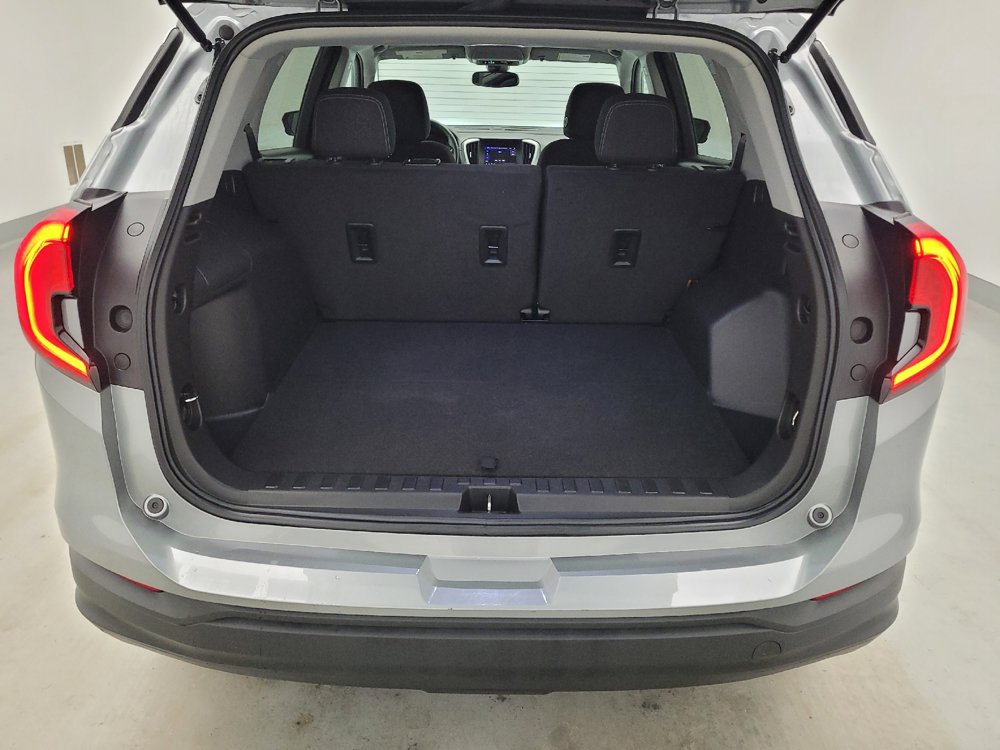 Used 2023 GMC Terrain SLE FWD image 29