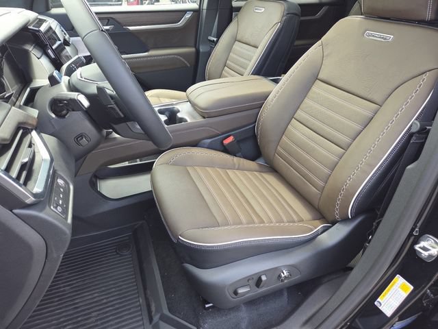 New 2026 GMC Acadia Denali Ultimate w/ LPO, Floor Liner Package AWD/4WD image 35