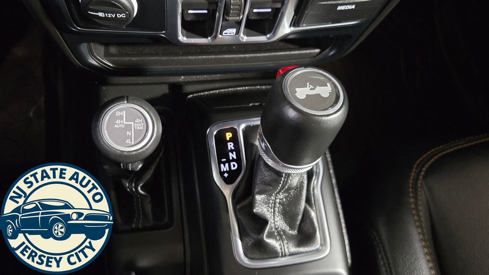 Used 2024 Jeep Wrangler Unlimited Sahara w/ Technology Group image 18
