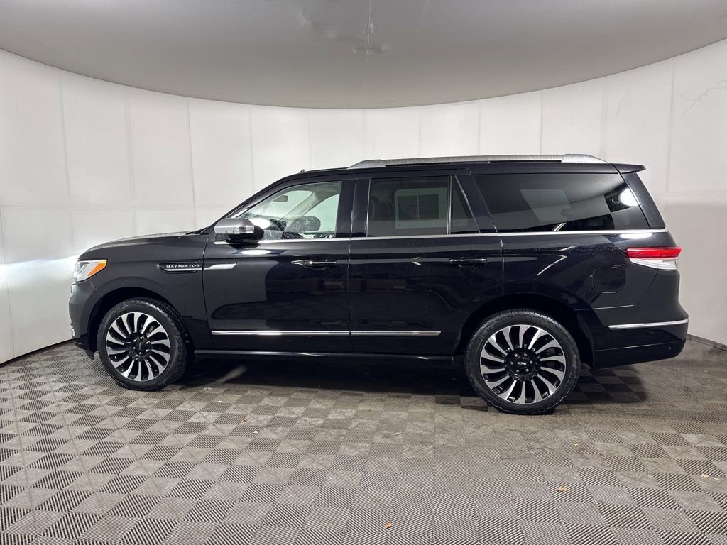 Certified 2023 Lincoln Navigator Black Label image 2