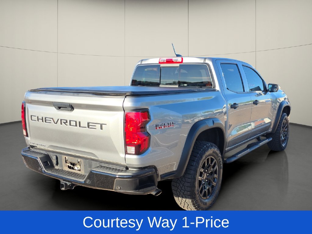 Used 2024 Chevrolet Colorado Trail Boss w/ Advanced Trailering Package AWD/4WD image 9