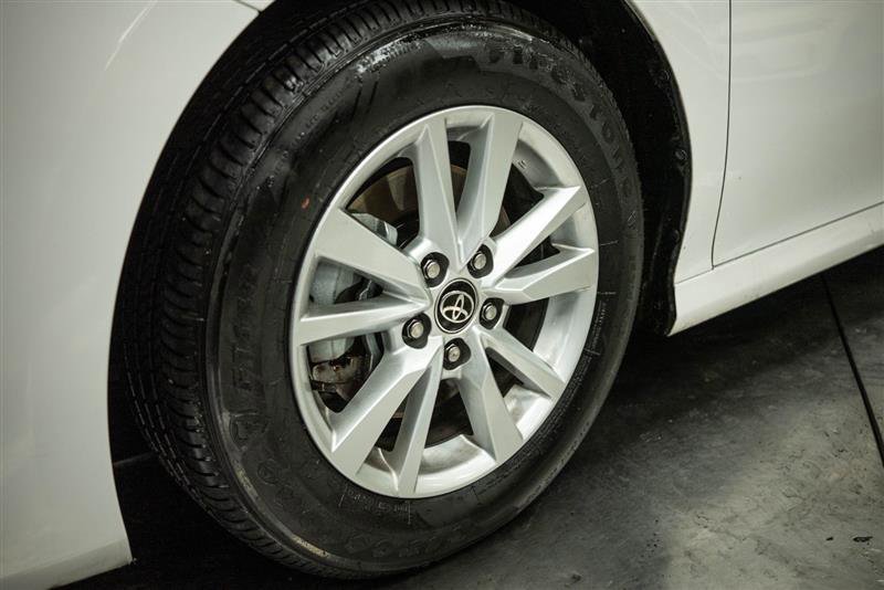 Used 2025 Toyota Camry LE FWD image 3