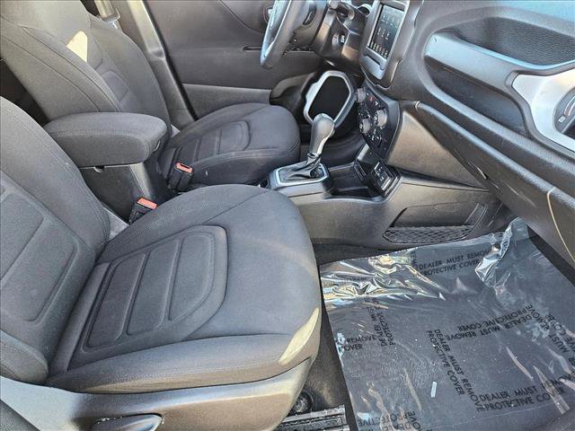 Used 2019 Jeep Renegade Latitude image 19