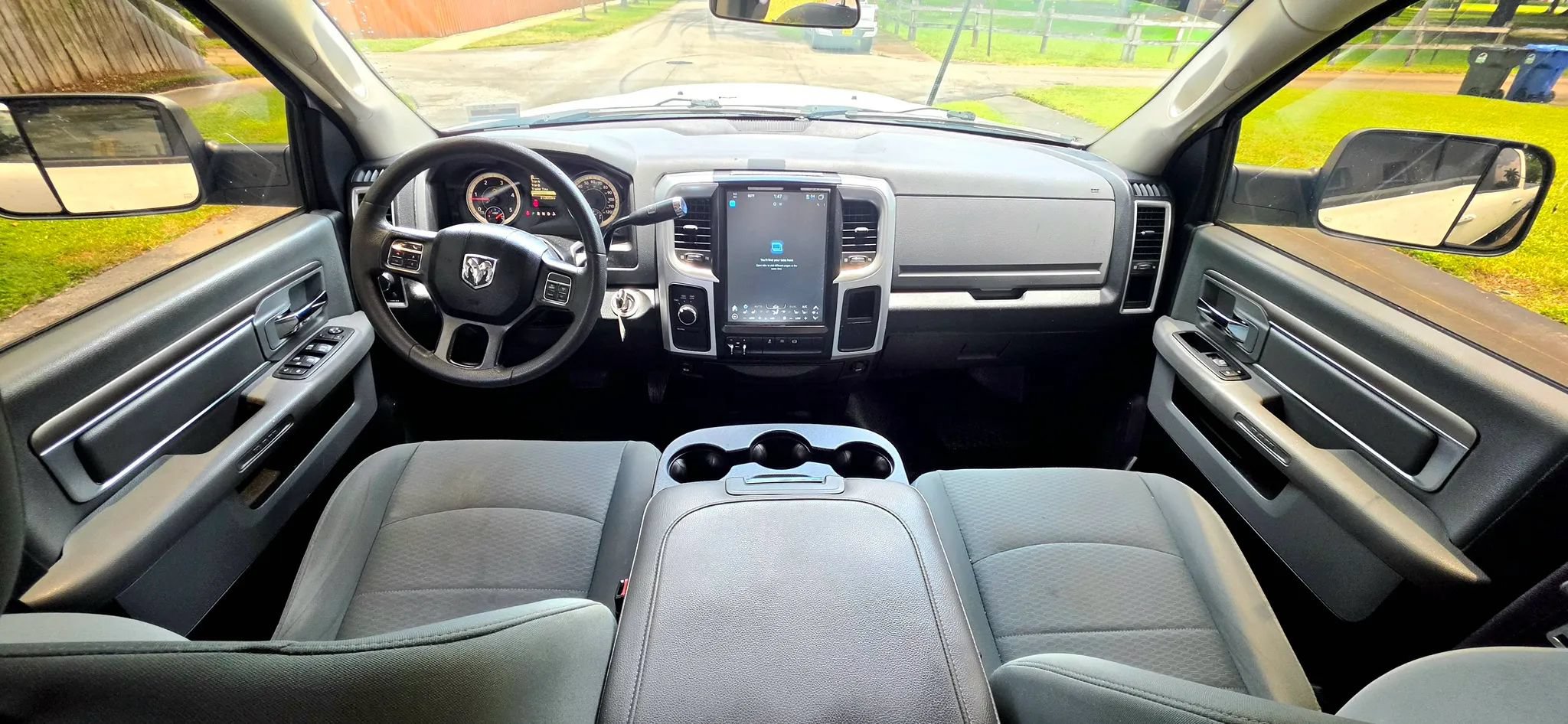 Used 2018 RAM 3500 SLT w/ Protection Group AWD/4WD image 4