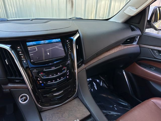 Used 2015 Cadillac Escalade Premium image 20