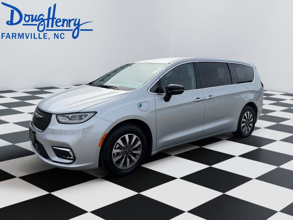 Used 2024 Chrysler Pacifica Limited FWD image 1