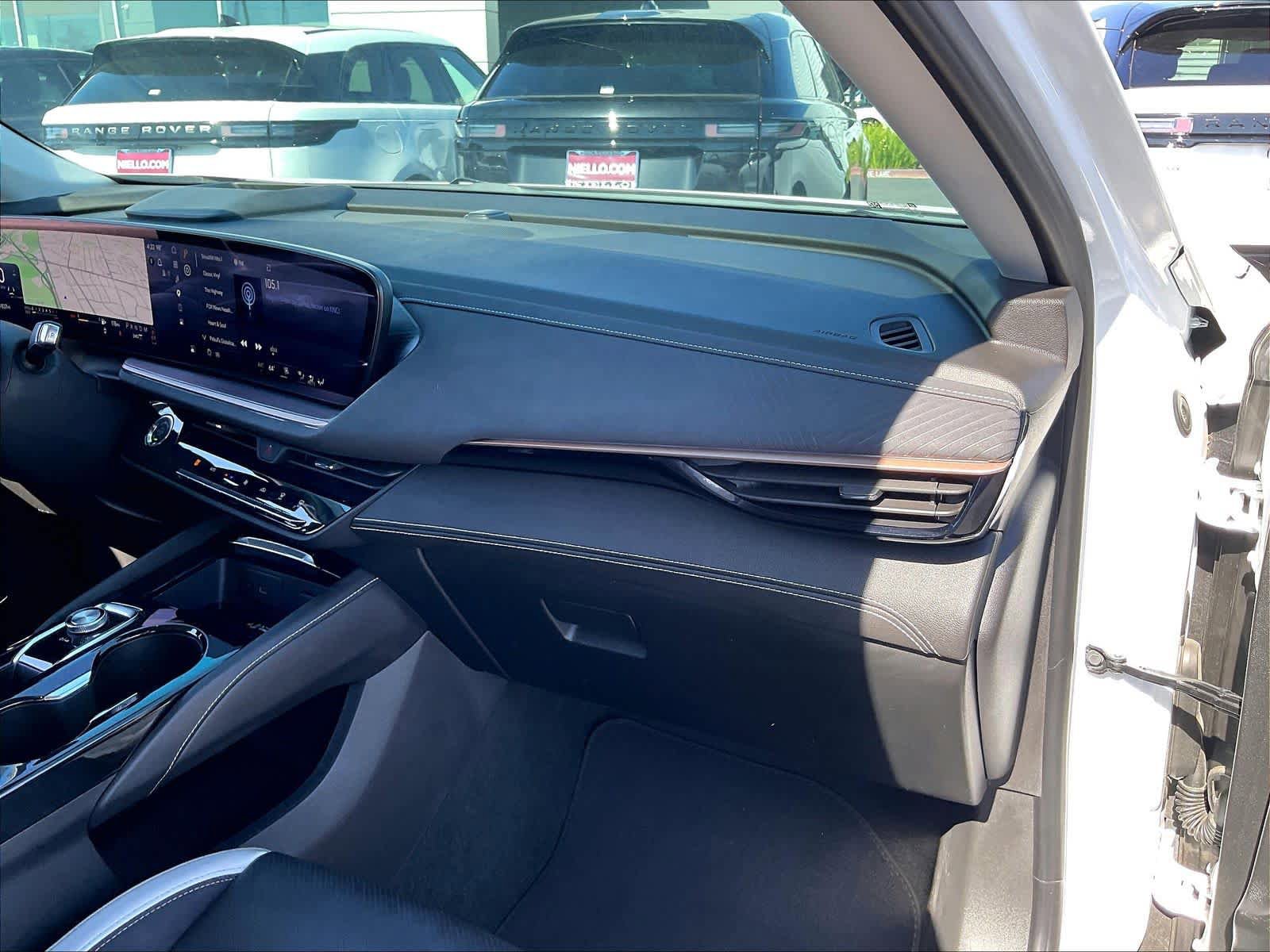 Used 2025 Buick Envision Sport Touring AWD/4WD image 19
