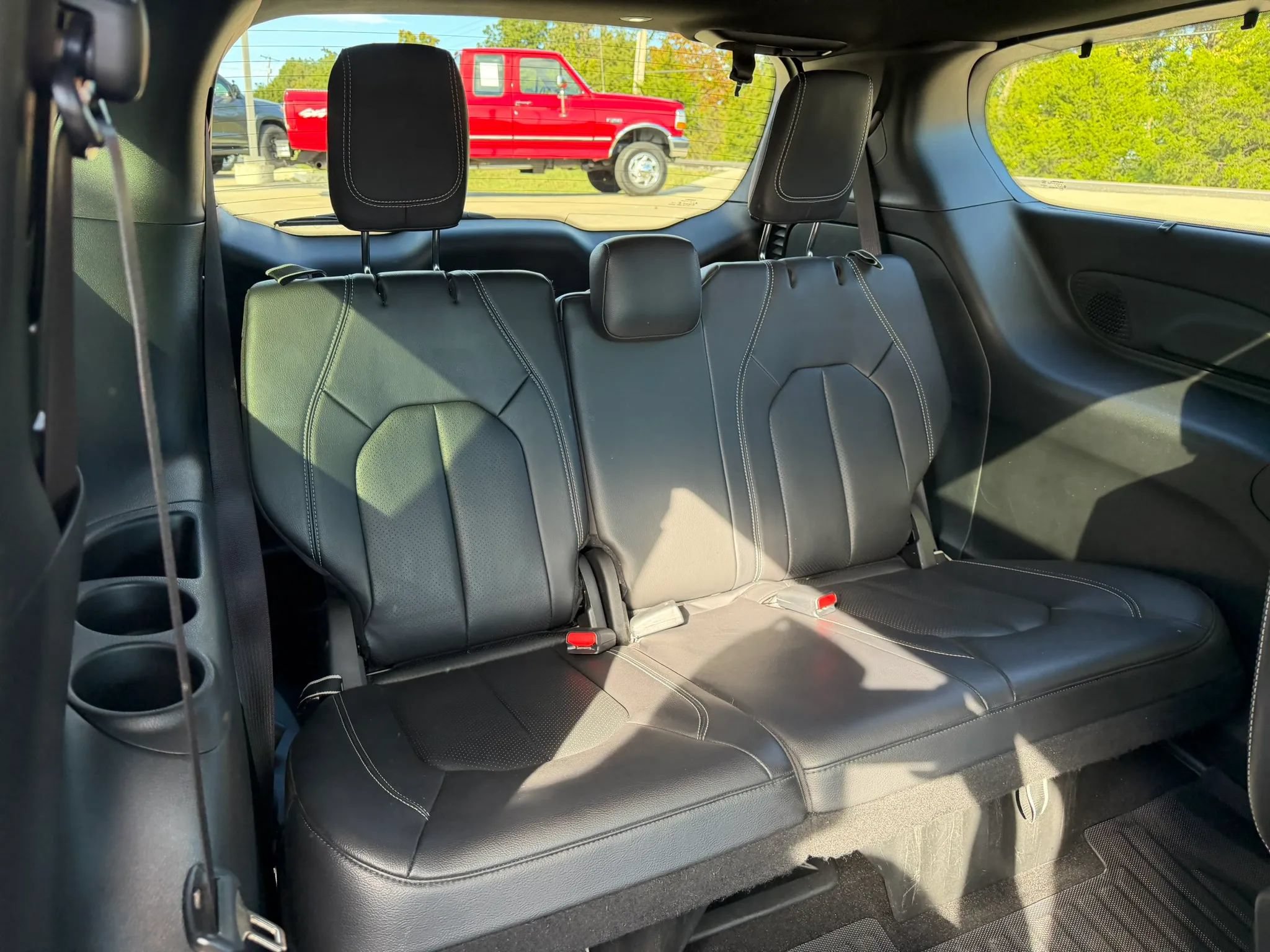 Used 2022 Chrysler Pacifica Touring-L w/ Uconnect Theater Family Group AWD/4WD image 49