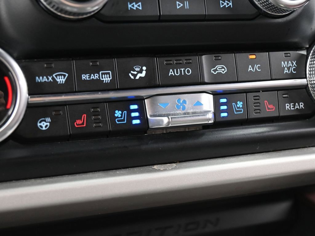 Used 2024 Ford Expedition Limited image 29