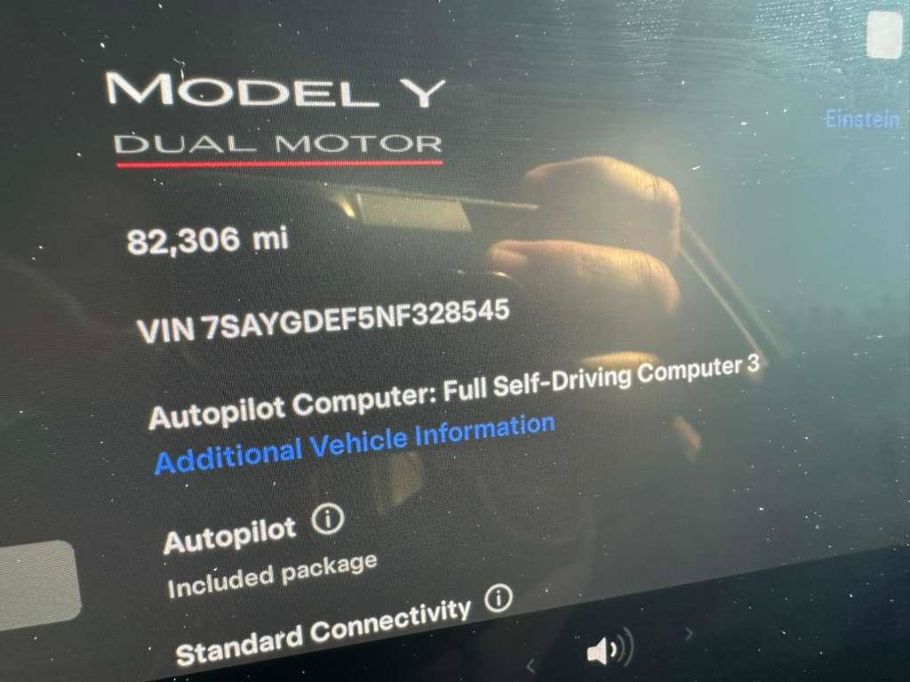 Used 2022 Tesla Model Y Performance image 9