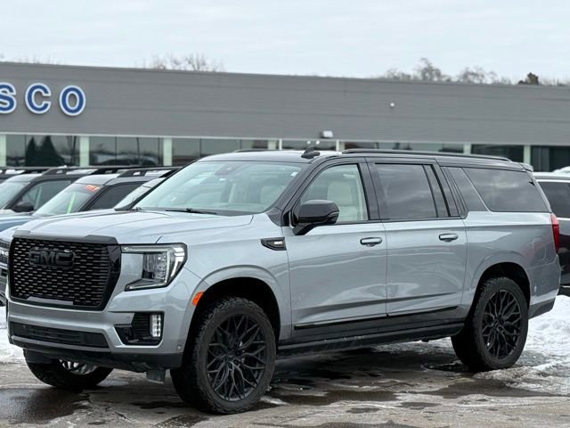 Used 2024 GMC Yukon XL Denali w/ Denali Reserve Package image 43