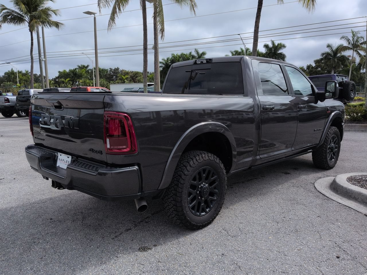 Used 2025 RAM 2500 Limited AWD/4WD image 5