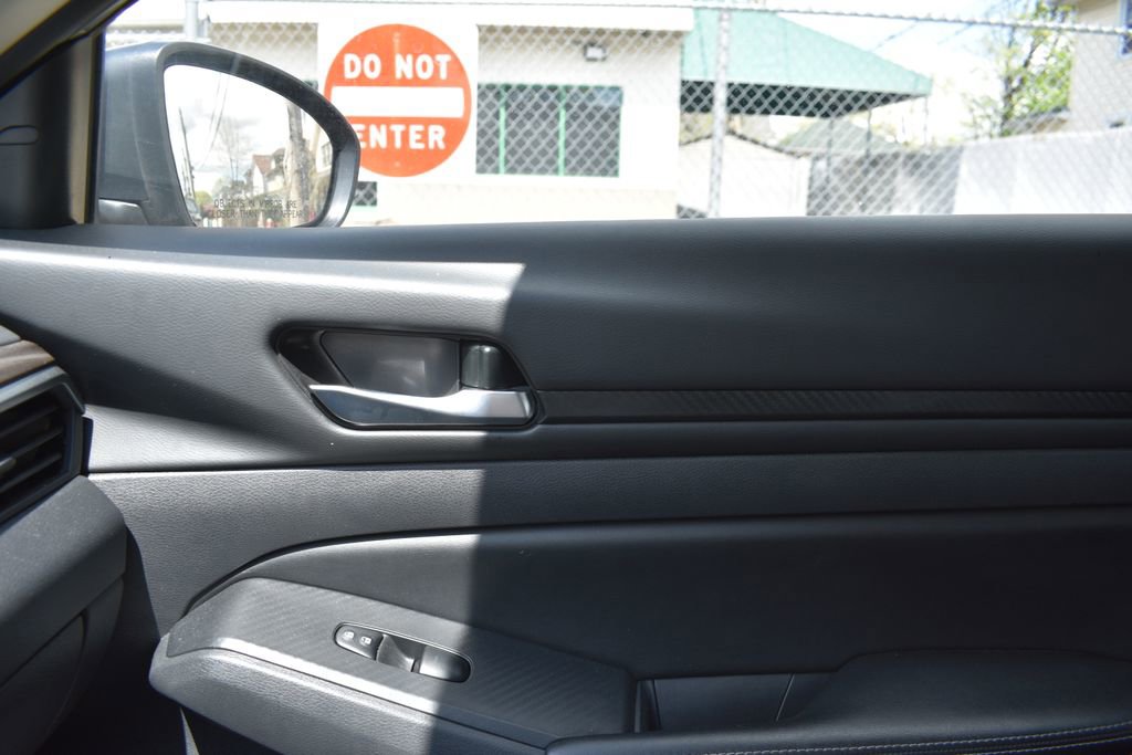 Used 2025 Nissan Altima 2.5 SV image 20