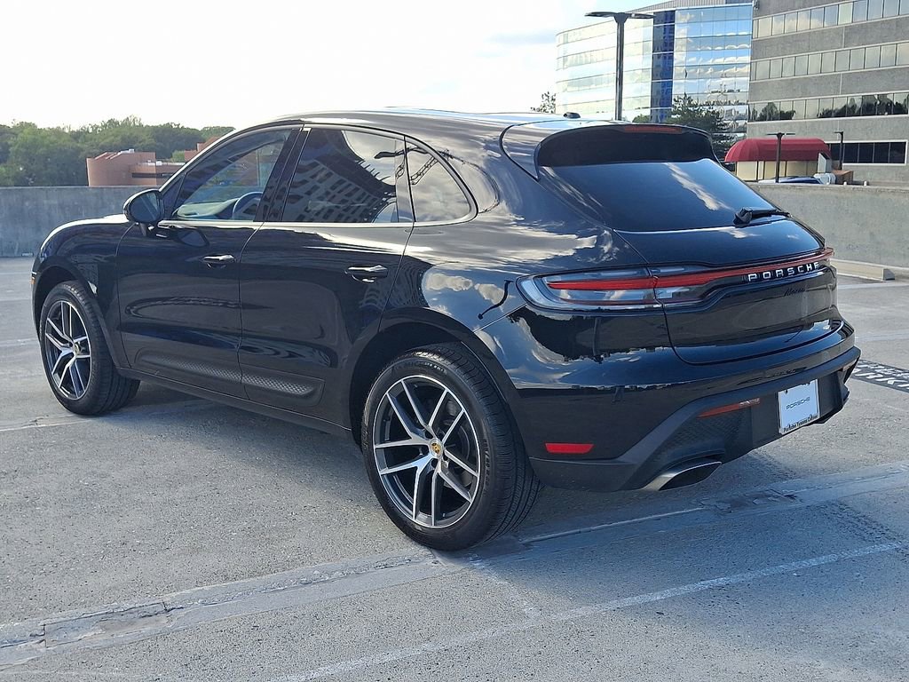 Certified 2025 Porsche Macan image 3