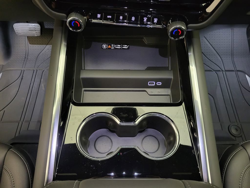 New 2026 Chevrolet Suburban LT w/ Comfort Package image 38