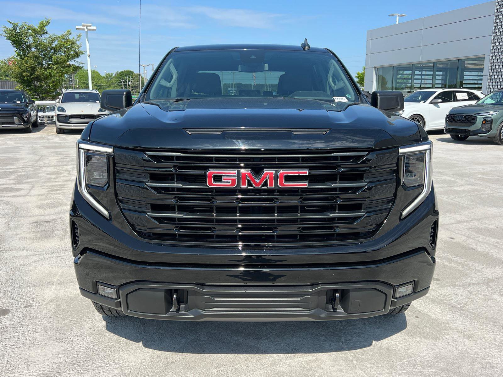 Used 2024 GMC Sierra 1500 Elevation AWD/4WD image 2