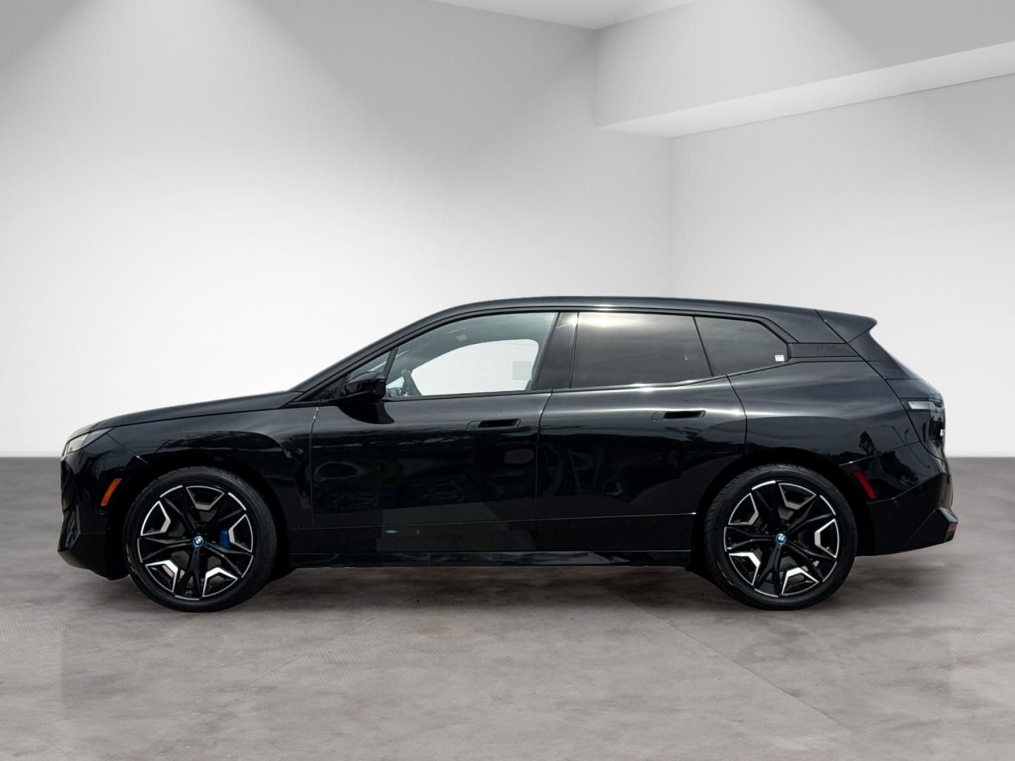 Used 2024 BMW iX xDrive50 w/ Premium Package AWD/4WD image 3