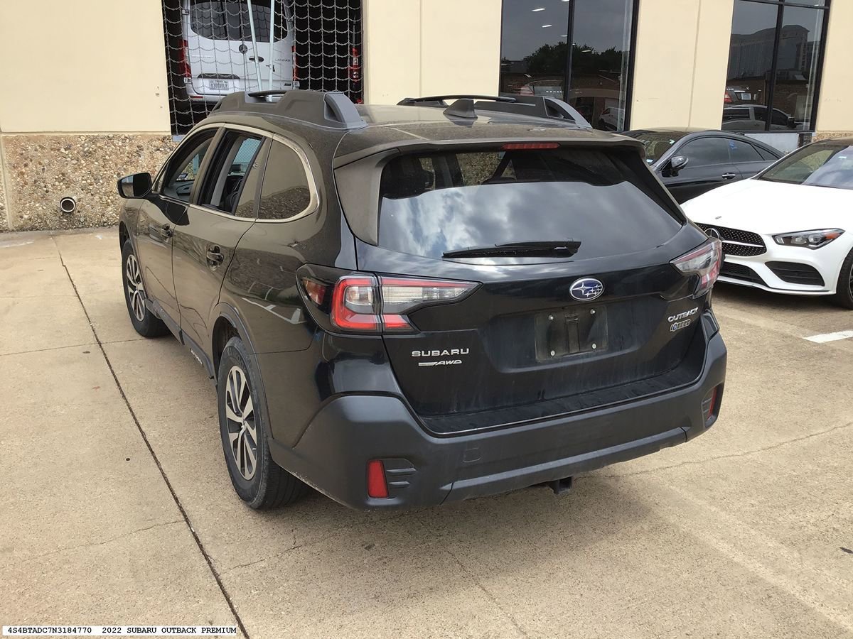 Used 2022 Subaru Outback Premium AWD/4WD image 4